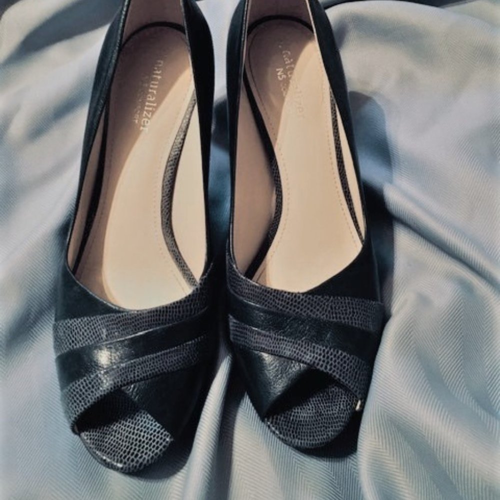 Naturalizer with N5 technology Peep Toe Shoes - NWOT